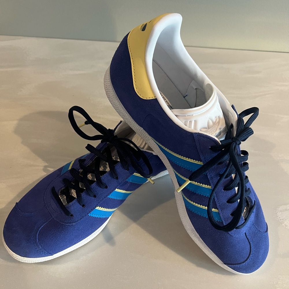 Adidas Gazelle Men's Blue and Yellow Sneakers Excellent Condition, no box.